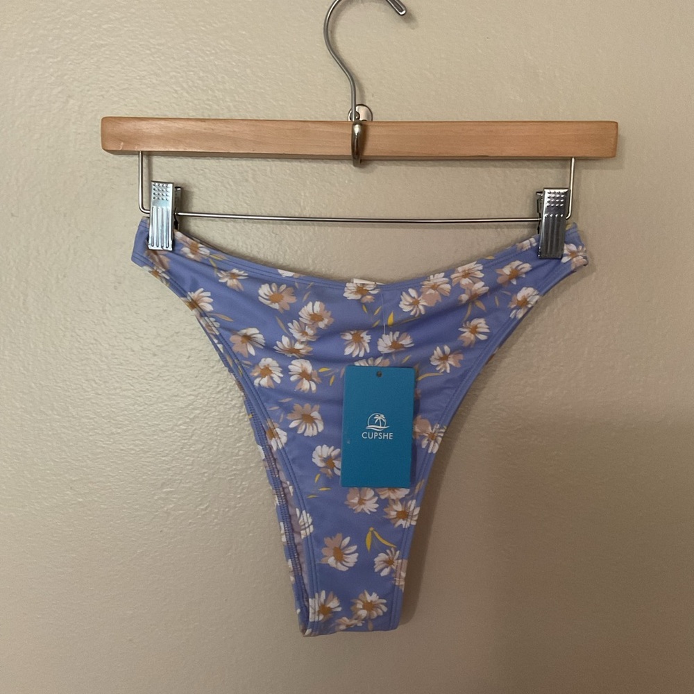 NEW Cupshe Daisy Print‎ Bikini Bottoms